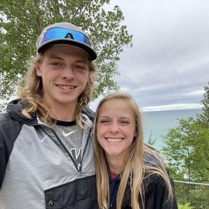 Meet your Posher, Hunter